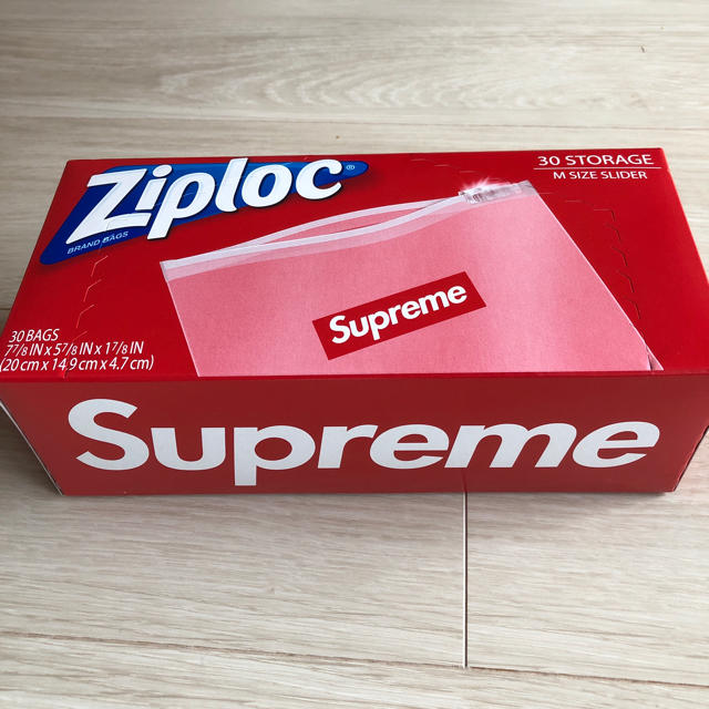 Supreme(シュプリーム)のsupreme ziploc シュプリーム　ジップロック　1箱　 インテリア/住まい/日用品のキッチン/食器(収納/キッチン雑貨)の商品写真
