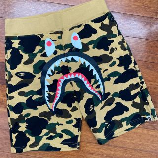 a bathing ape シャークスウェットハーフパンツ yellow
