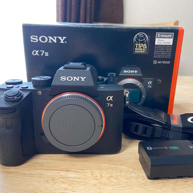 ミラーレス一眼α7iii 美品　SONY