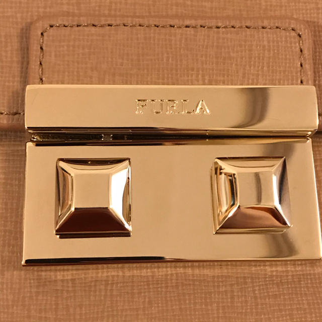 Furla(フルラ)のFURLA ベージュショルダーバッグ レディースのバッグ(ショルダーバッグ)の商品写真