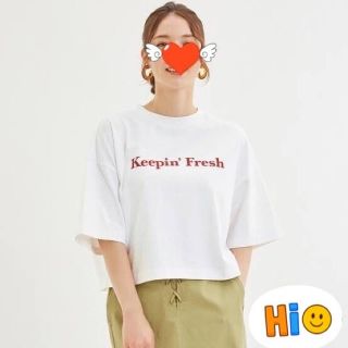 ジーユー(GU)のGU　グラフィッククロップド T（5分袖）(Tシャツ(半袖/袖なし))