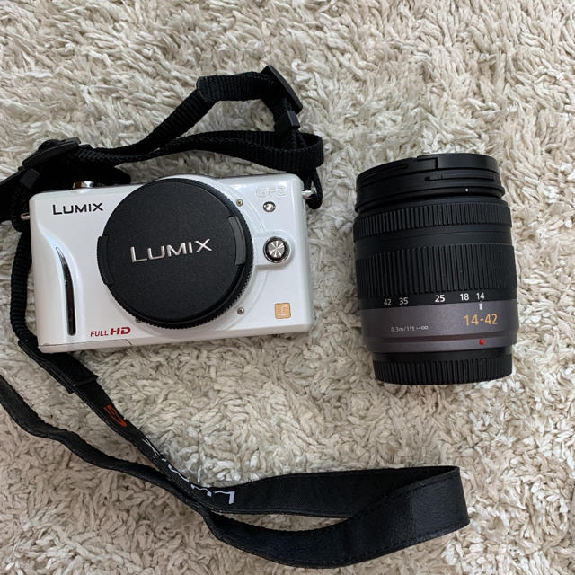 Panasonic(パナソニック)の値下げ！LUMIX GF2 ホワイト スマホ/家電/カメラのカメラ(デジタル一眼)の商品写真