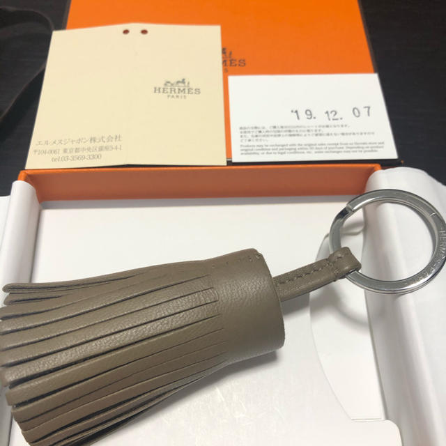 Hermes(エルメス)のエルメス （HERMES）カルメン　エトゥープ  レディースのファッション小物(キーホルダー)の商品写真