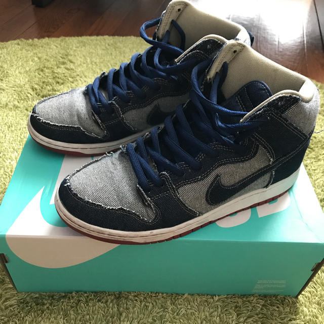 ナイキ　SB DUNK HIGH TRD QS