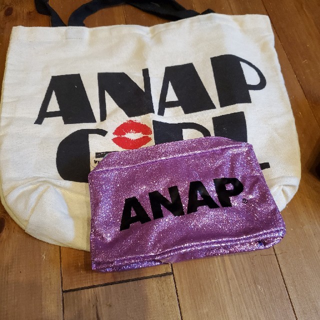 ANAP(アナップ)の☆　ANAP　トートバック&ポーチ　2点セット‼️　☆ キッズ/ベビー/マタニティのこども用バッグ(トートバッグ)の商品写真