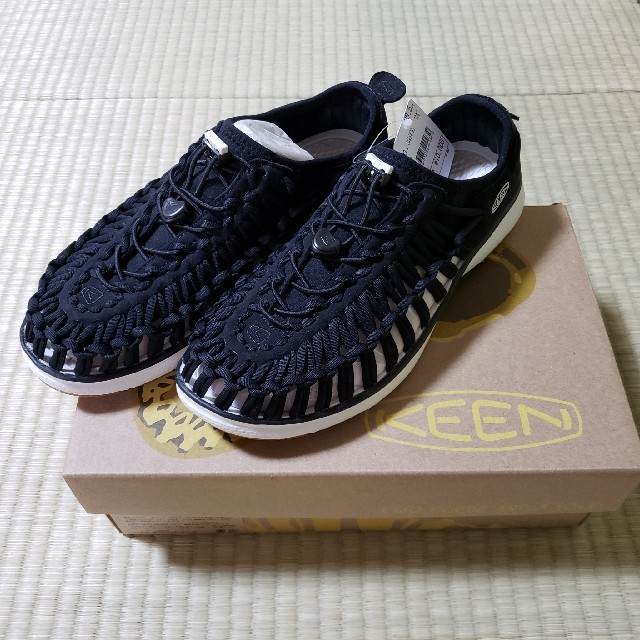 【土日限定出品】KEEN キーン UNEEK ユニーク O2 オーツー