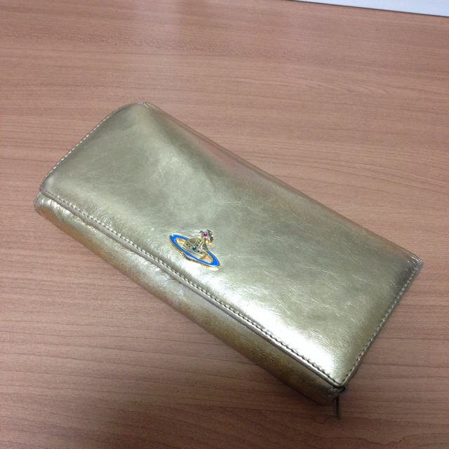 Vivienne Westwood(ヴィヴィアンウエストウッド)のヴィヴィアン ゴールド 財布 レディースのファッション小物(財布)の商品写真
