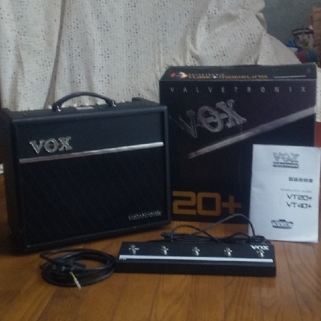 VOX(ヴォックス)のVOX VT20+ フットスイッチ付 楽器のギター(ギターアンプ)の商品写真