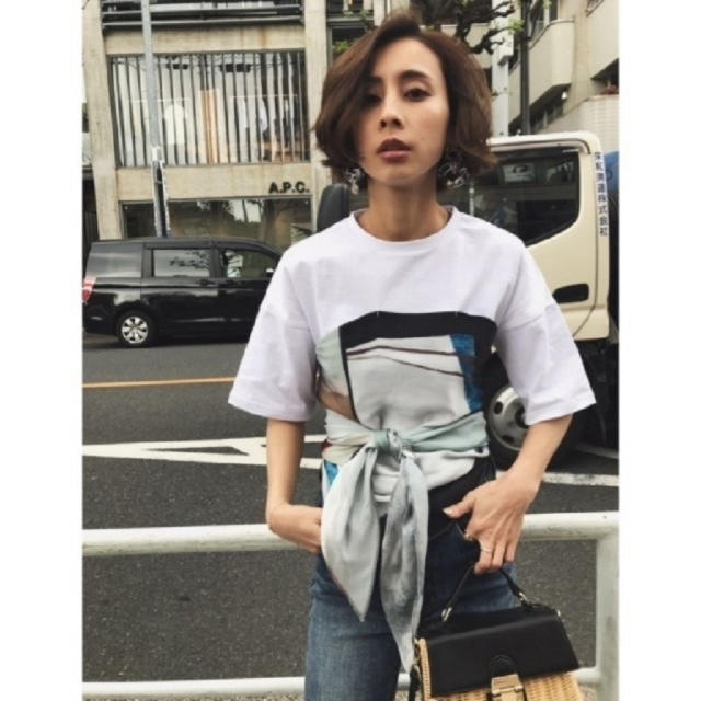 Ameri VINTAGE(アメリヴィンテージ)のアメリヴィンテージ♡スカーフTシャツ レディースのトップス(Tシャツ(半袖/袖なし))の商品写真