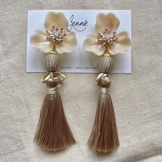 ザラ(ZARA)のnaa＠様専用　ハンドメイドピアス　大ぶり　イヤリング　フラワー　ザラ(ピアス)