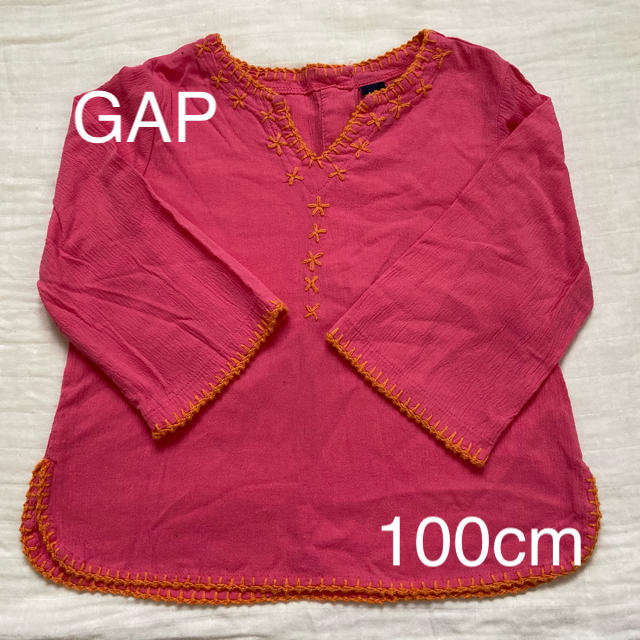 GAP(ギャップ)のGAP刺繍チュニック4years100cm キッズ/ベビー/マタニティのキッズ服女の子用(90cm~)(Tシャツ/カットソー)の商品写真