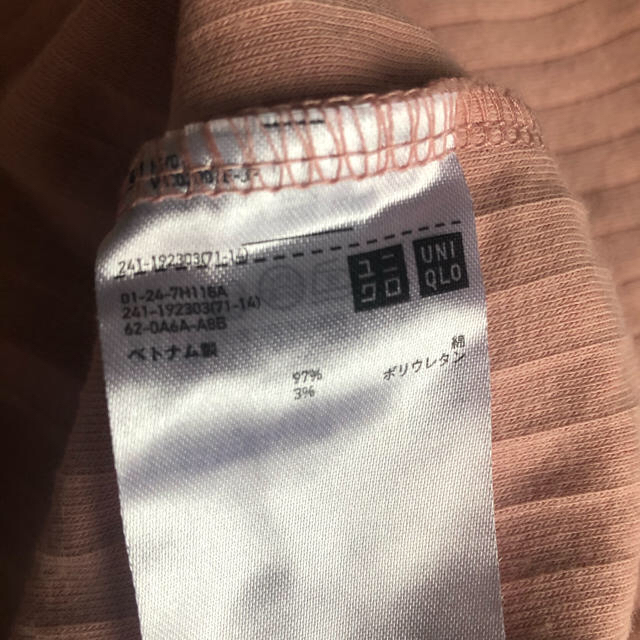 UNIQLO(ユニクロ)のハイネック長袖ピンクシャツ レディースのトップス(シャツ/ブラウス(長袖/七分))の商品写真