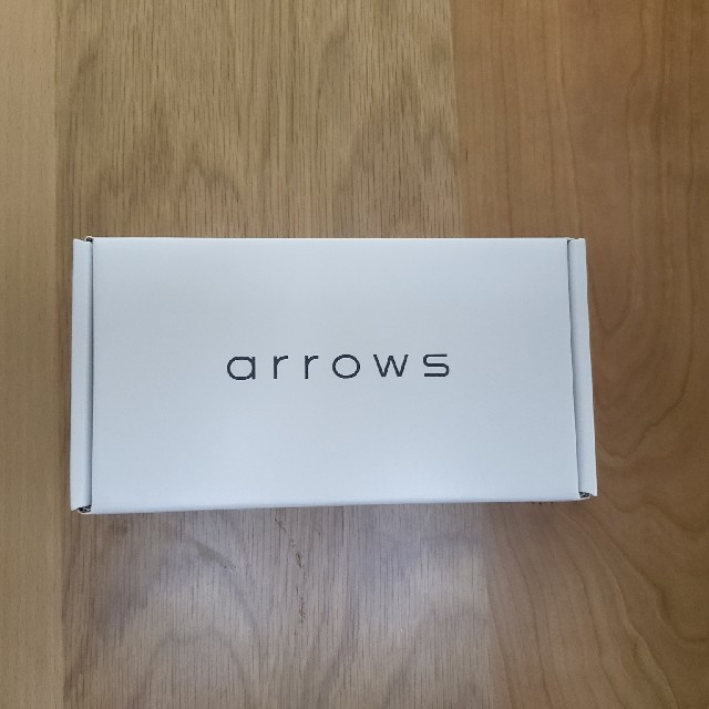 arrows M05 シムフリー 新品 未開封 スマホ/家電/カメラのスマートフォン/携帯電話(スマートフォン本体)の商品写真