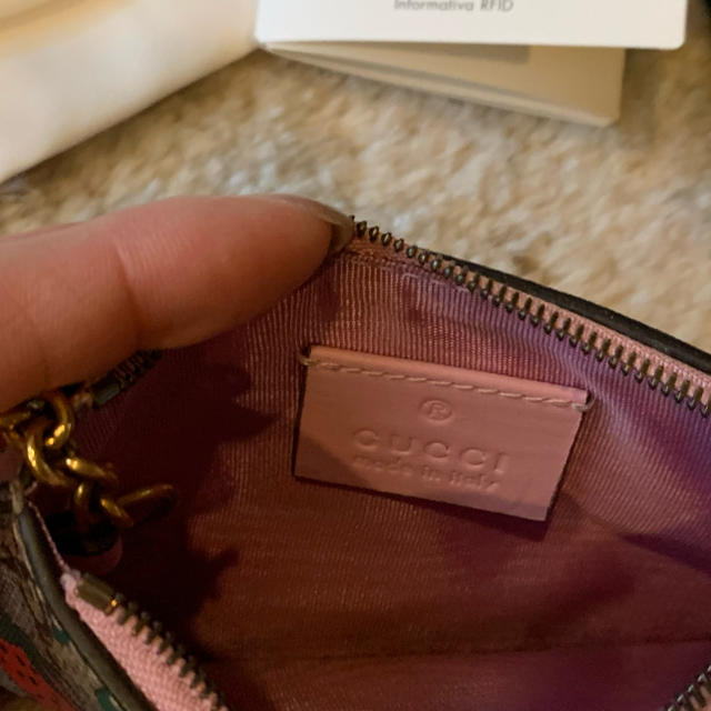 Gucci(グッチ)のグッチGUCCI イチゴ　コインケース レディースのファッション小物(コインケース)の商品写真