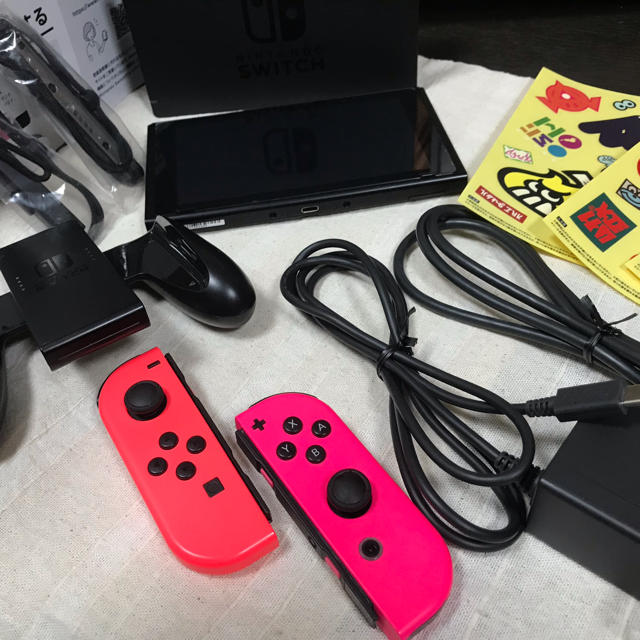 Nintendo Switch(ニンテンドースイッチ)の任天堂スイッチ　スプラトゥーン セット エンタメ/ホビーのゲームソフト/ゲーム機本体(家庭用ゲーム機本体)の商品写真