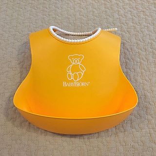 ベビービョルン(BABYBJORN)の黄色　イエロー　ベビービョルン　赤ちゃん　離乳食　スタイ　お食事エプロン(お食事エプロン)