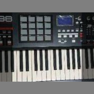可愛すぎるフェミニンデザイン♪ AKAI MPK88 88鍵盤 キーボード DTM