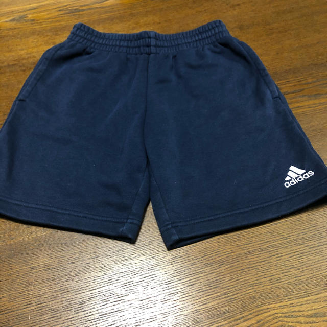 adidas(アディダス)のアディダス　140 ショートパンツ　ハーフパンツ  キッズ/ベビー/マタニティのキッズ服女の子用(90cm~)(パンツ/スパッツ)の商品写真