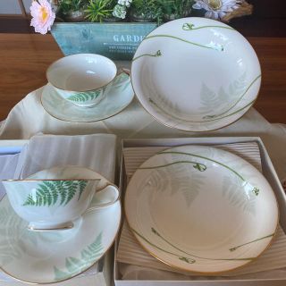 ノリタケ(Noritake)のノリタケ　グラン・ヴェール　萌黄野　ティカップ＆ソーサー　スープ　シチュー皿(食器)