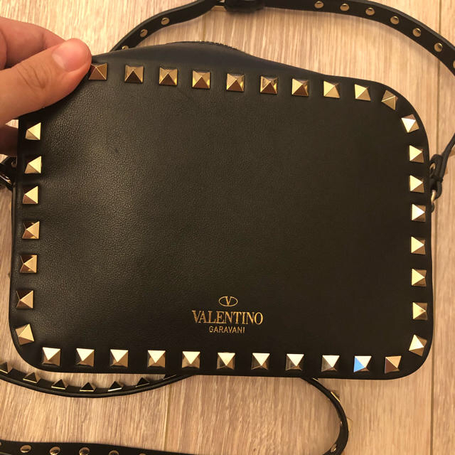 VALENTINO(ヴァレンティノ)のローゼンボー様　ヴァレンティノ　ショルダーバッグ　スタッズ レディースのバッグ(ショルダーバッグ)の商品写真