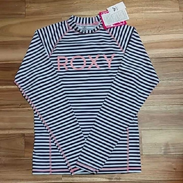 Roxy(ロキシー)の【本日値下げ↓】ラッシュガードL ロキシー　roxy 新品 人気　紺/白 レディースの水着/浴衣(水着)の商品写真