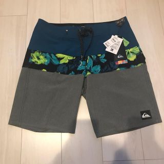 クイックシルバー(QUIKSILVER)の【最終値引き】新品未使用 Quicksilver 水着 サーフパンツ(水着)