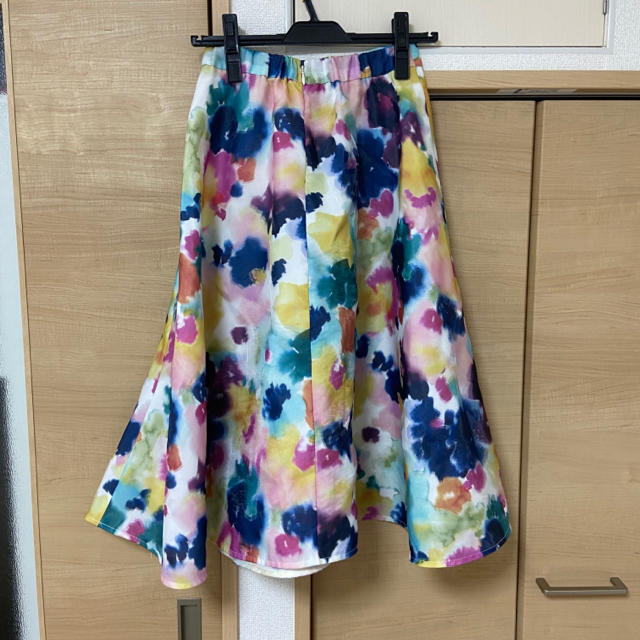 MERCURYDUO(マーキュリーデュオ)のMERCURYDUO 水彩花柄スカート マーキュリーデュオ  レディースのスカート(ひざ丈スカート)の商品写真
