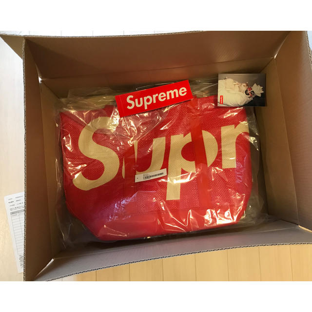 Supreme(シュプリーム)のsuprem トート　red メンズのバッグ(トートバッグ)の商品写真