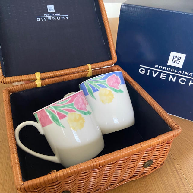 GIVENCHY(ジバンシィ)のGIVENCHY ジバンシィ　ペアマグカップ インテリア/住まい/日用品のキッチン/食器(食器)の商品写真