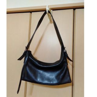 ザラ(ZARA)の柔らかな牛革のレザーショルダーバッグハンドバッグラブラック柔(ショルダーバッグ)