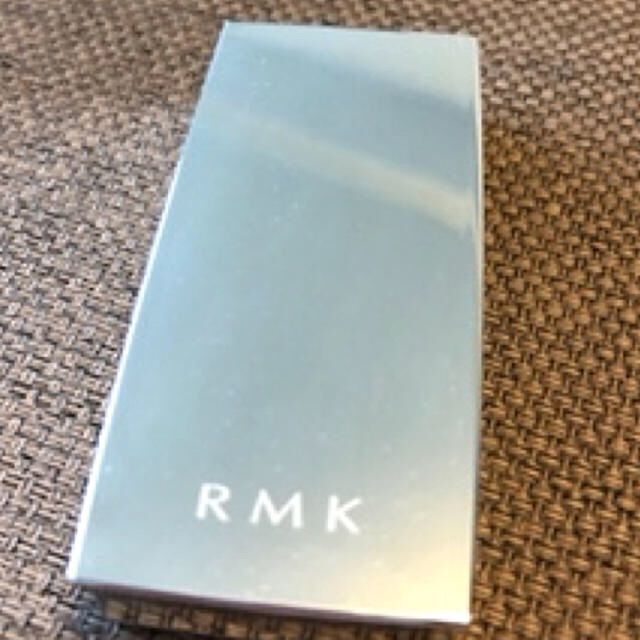 RMK(アールエムケー)のRMK カラーユアルックアイズ　01 シルバー コスメ/美容のベースメイク/化粧品(アイシャドウ)の商品写真