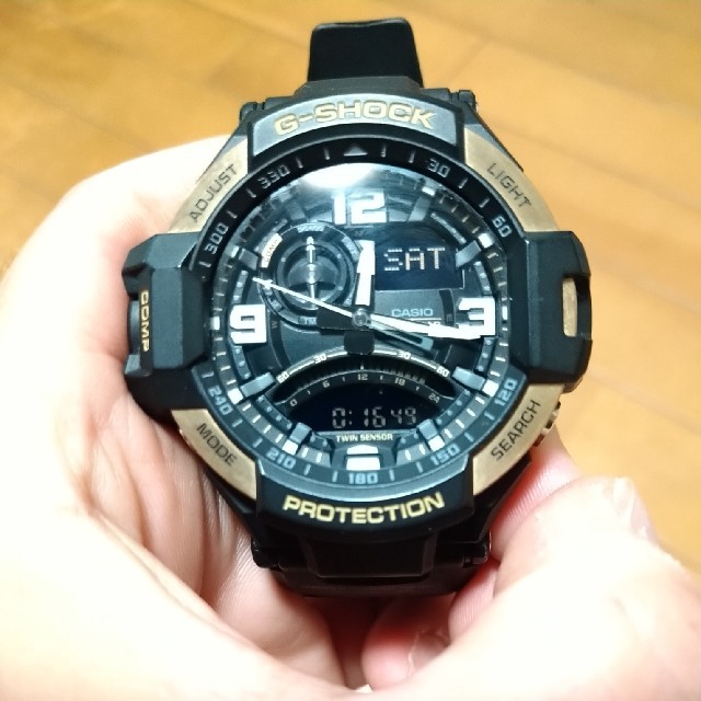 CASIO G-SHOCK 腕時計　ga-1000　ゴールドのサムネイル