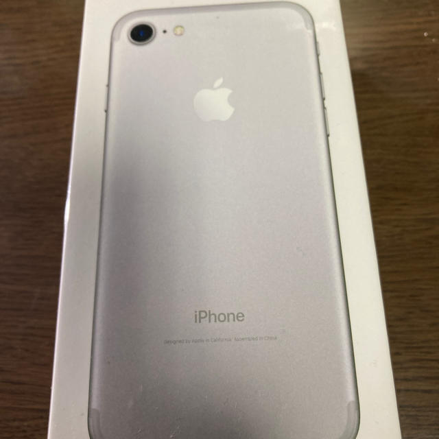 iPhone7 32GB シルバー　SIMロック解除済み