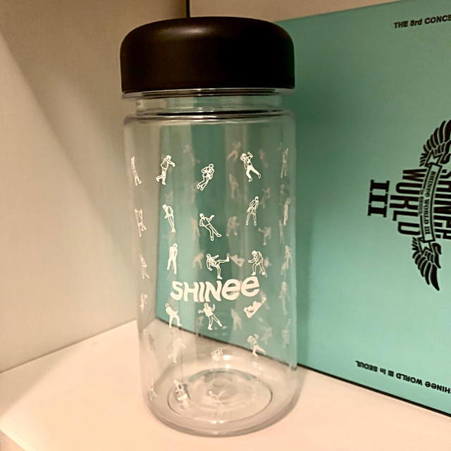 SHINee(シャイニー)の《公式》SHINee ドリンクボトル エンタメ/ホビーのCD(K-POP/アジア)の商品写真