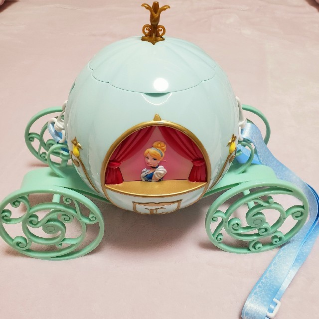 Disney(ディズニー)のディズニー シンデレラ ポップコーンバケット エンタメ/ホビーのおもちゃ/ぬいぐるみ(キャラクターグッズ)の商品写真
