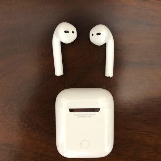 アップル(Apple)のAirPods(ヘッドフォン/イヤフォン)