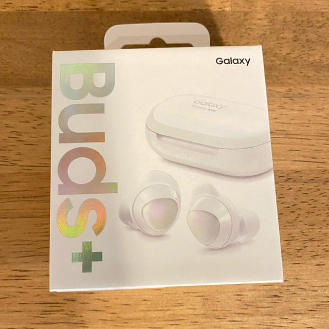 Galaxy(ギャラクシー)の新品 GALAXY buds+ ギャラクシー バッズプラス ワイヤレスイヤホン スマホ/家電/カメラのオーディオ機器(ヘッドフォン/イヤフォン)の商品写真