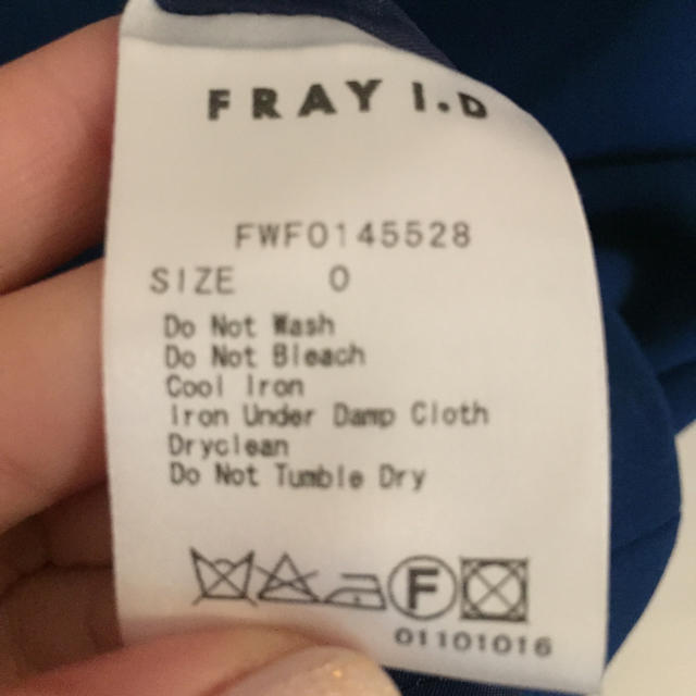 FRAY I.D(フレイアイディー)のFRAY I.D 袖フリルワンピース レディースのワンピース(ひざ丈ワンピース)の商品写真