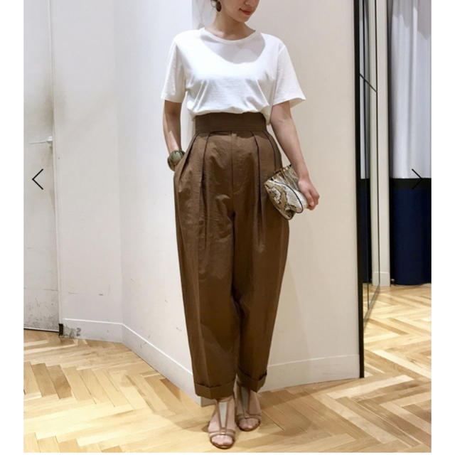 INSCRIRE LINEN COATING PEGTOP PANTS レディースのパンツ(カジュアルパンツ)の商品写真