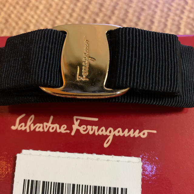 Salvatore Ferragamo(サルヴァトーレフェラガモ)のサルバトーレ フェラガモ   リボン型　バレッタ レディースのヘアアクセサリー(バレッタ/ヘアクリップ)の商品写真