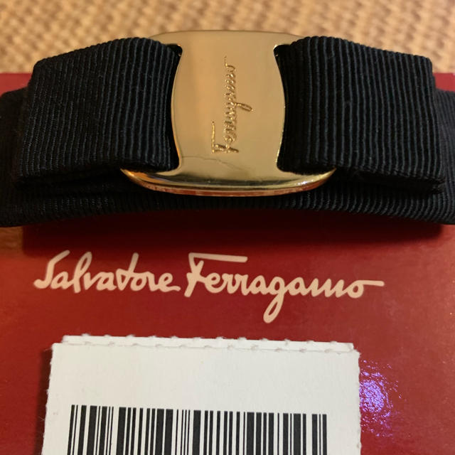 Salvatore Ferragamo(サルヴァトーレフェラガモ)のサルバトーレ フェラガモ   リボン型　バレッタ レディースのヘアアクセサリー(バレッタ/ヘアクリップ)の商品写真