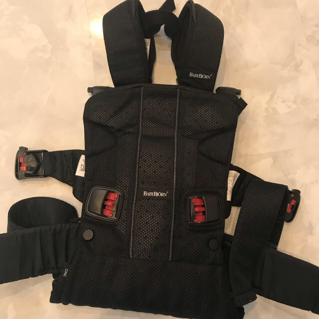 BabyBjorn ベビービョルン 抱っこ紐 ONE メッシュ ブラック