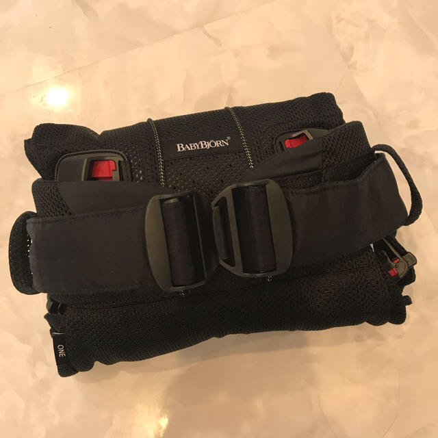 BabyBjorn ベビービョルン 抱っこ紐 ONE メッシュ ブラック