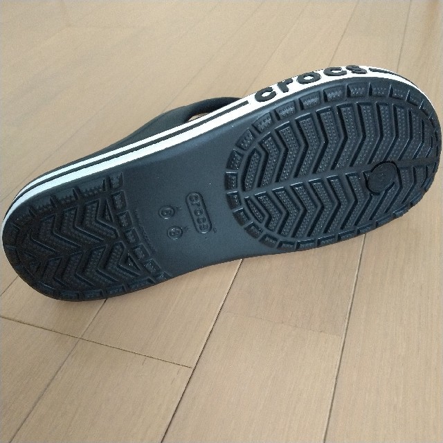 crocs(クロックス)のS.Y様専用。値下げ。新品！24センチ  クロックス  バヤバンドフリップ レディースの靴/シューズ(サンダル)の商品写真