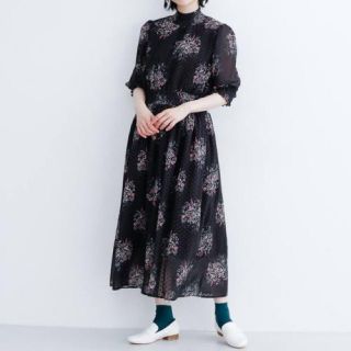 メルロー(merlot)の【yuさん専用】ピンテージフラワーシャーリングワンピース　merlot plus(ロングワンピース/マキシワンピース)