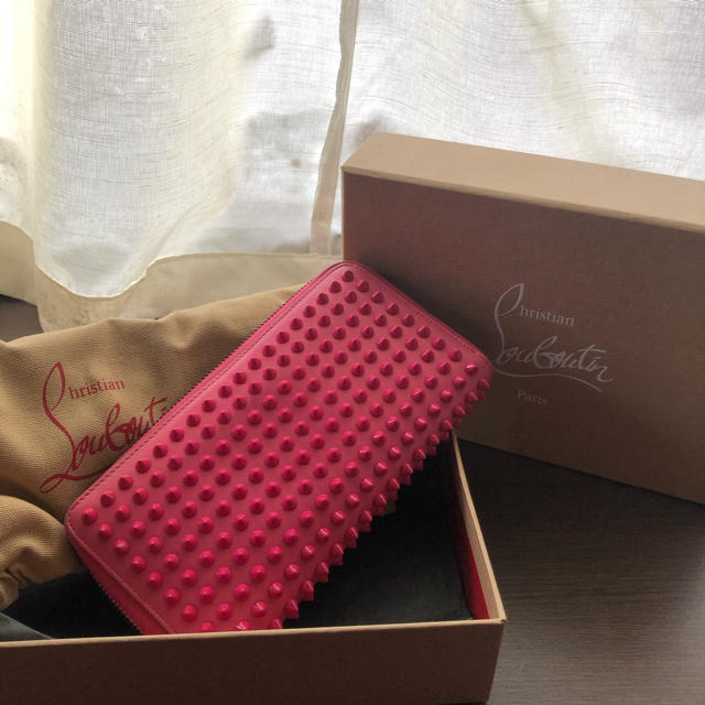 Christian Louboutin ルブタン 長財布 ピンク