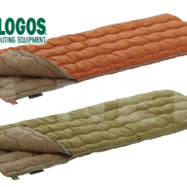 LOGOS(ロゴス)のLOGOS 寝袋シェラフ　色違い2枚セット スポーツ/アウトドアのアウトドア(寝袋/寝具)の商品写真