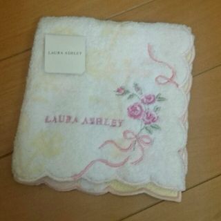 ローラアシュレイ(LAURA ASHLEY)のLAURA ASHLEY　タオルハンカチ(ハンカチ)