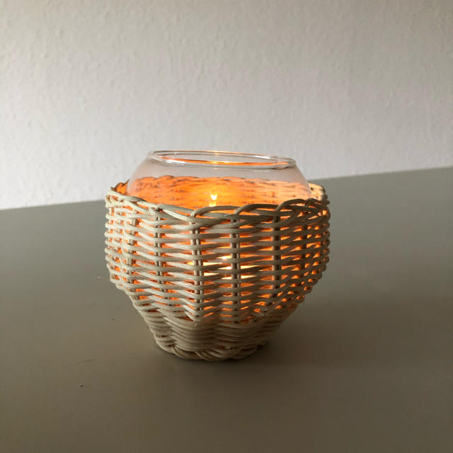 キャンドルホルダー　小さな花瓶　ガラス　ラタン編み　ハンドメイド | フリマアプリ ラクマ