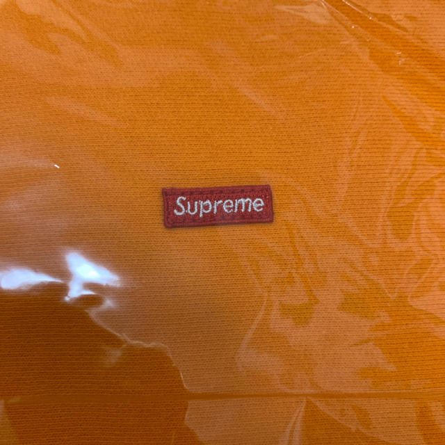 Supreme(シュプリーム)のSupreme Small Box Hooded Sweatshirt メンズのトップス(パーカー)の商品写真